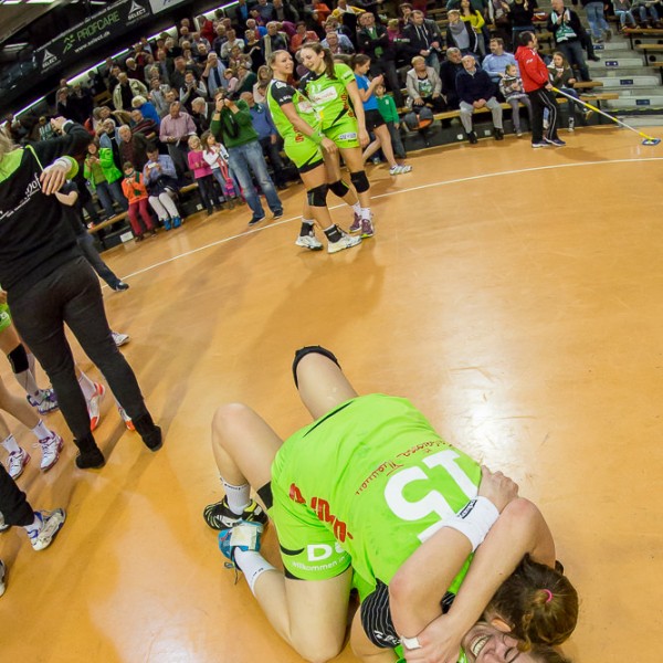 Ania Roesler und Beate Scheffknecht  im Spiel Frisch Auf Goeppingen Frauen - Bietigheim