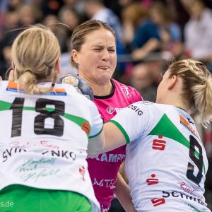 Anna Loerper wird gestoppt