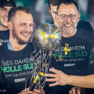Bastian Rutschmann mit dem EHF-Pokal Bastian Rutschmann mit dem EHF-Pokal