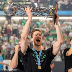 Daniel Fontaine mit dem EHF-Pokal Daniel Fontaine mit dem EHF-Pokal
