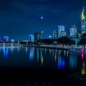 Die Frankfurter Skyline bei Nacht
