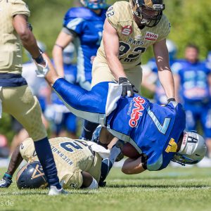 Douglas Webster -Albershausen Crusaders. geht zu Boden Douglas Webster -Albershausen Crusaders. geht zu Boden