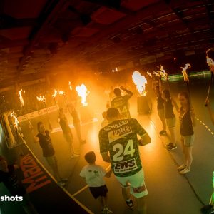 Einlauf zum Spiel Frisch Auf Goeppingen - SG Bietigheim