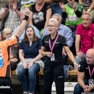 Gelb fuer Svetlana Rott