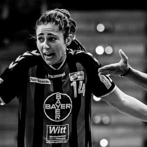 Jenny Karolius und Renate Wolf im Spiel Frisch Auf Frauen - Bayer Leverkusen