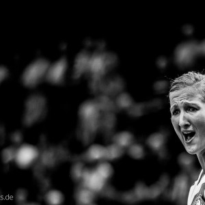 Julia Renner im Spiel Frisch Auf Frauen - Oldenburg