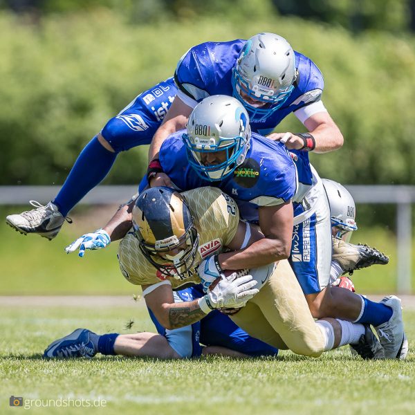 Justin Alvarizares -Nuernberg Rams- wird getackelt Justin Alvarizares -Nuernberg Rams- wird getackelt