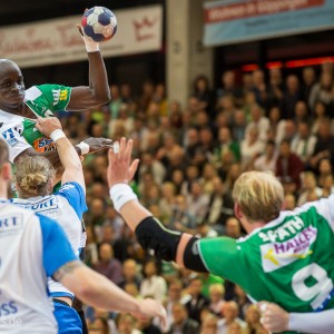 Kevynn Nyokas auf Manuel Spaeth