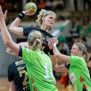Klaudia Pielesz im Spiel Frisch Auf Goeppingen Frauen - Bietigheim