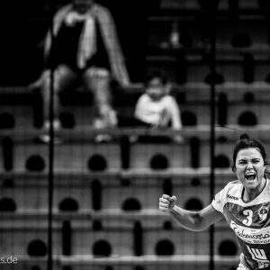 Maxime Struijs im Spiel Frisch Auf Frauen - Bayer Leverkusen