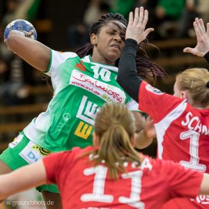 Pridence Kinlend im Spiel Frisch Auf Frauen - Thueringer HC