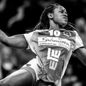 Pridence Kinlend im Spiel Frisch Auf Frauen - Thueringer HC