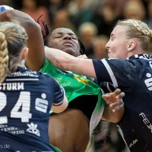 Prudence Kinlend im Spiel Frisch Auf Frauen - HC leipzig