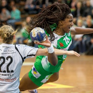 Prudence Kinlend im Spiel Frisch Auf Frauen - Rosengarten