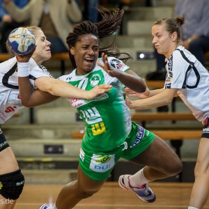 Prudence Kinlend im Spiel Frisch Auf Frauen - Rosengarten