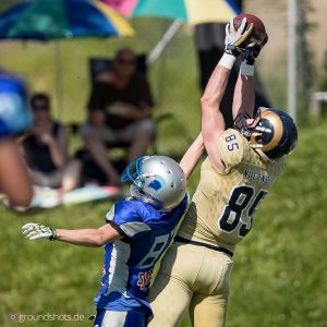 Simon Hild mit einem Catch im Spiel Albershausen Crusaders – Nuernberg Rams Simon Hild mit einem Catch im Spiel Albershausen Crusaders - Nuernberg Rams