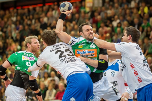 Tim Kneule (Frisch Auf Goeppingen) im Spiel Frisch Auf Goeppingen – TBV Lemgo Tim Kneule mit dem Siegtreffer gegen Lemgo