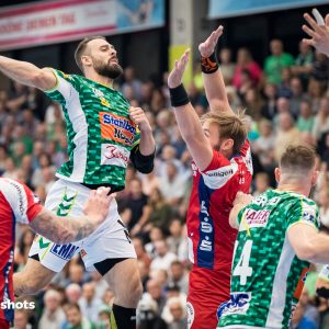 Tim Kneule beim Sieg von Lemgo in Goeppingen Tim Kneule beim Sieg von Lemgo in Goeppingen