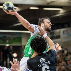 Tim Kneule im Spiel FRISCH AUF Goeppingen – FC Porto Tim Kneule im Spiel FRISCH AUF Goeppingen - FC Porto