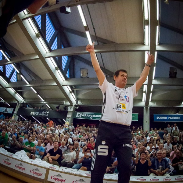 Velimir Petkovic wurde bei seiner Rueckkehr freundlich empfangen Velimir Petkovic wurde bei seiner Rueckkehr freundlich empfangen