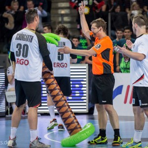 Zwei Minuten fuer die Palme beim Allstar Game der Handball Bundesliga 2015 Zwei Minuten fuer die Palme beim Allstar Game der Handball Bundesliga 2015
