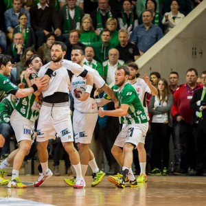 Die Abwehr steht im Spiel Frisch Auf Goeppingen - MT Melsungen