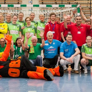 Die Frisch Auf Frauen mit den fleissigen Bienen im Umfeld Die Frisch Auf Frauen mit den fleissigen Bienen im Umfeld