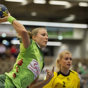 Nicole Dinkel im Spiel Frisch Auf Goeppingen Frauen - Prilep. EHF-Cup