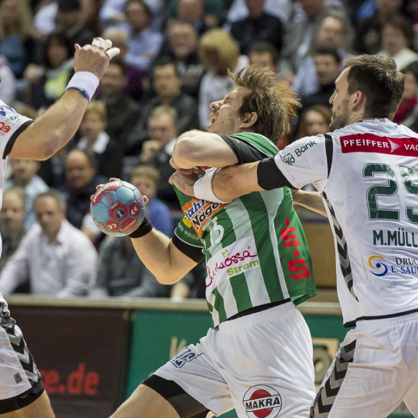 Michael Haass (FRISCH AUF Goeppingen) gegen Michael Müller und Jens Tiedtke (HSG Wetzlar) Im Spiel HSG Wetzlar – FRISCH AUF Goeppingen (Handball-Bundesliga) Michael Haass (FRISCH AUF Goeppingen) gegen Michael Müller und Jens Tiedtke (HSG Wetzlar) Im Spiel HSG Wetzlar - FRISCH AUF Goeppingen (Handball-Bundesliga)