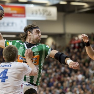 Tim Kneule im Spiel Frisch Auf Goeppingen - Bergischer HC. Handball-Bundesliga 2013/2014