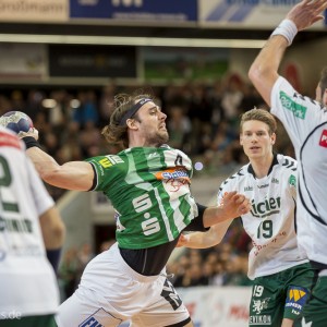 Tim Kneule im Spiel Frisch Auf Goeppingen - HSG Wetzlar